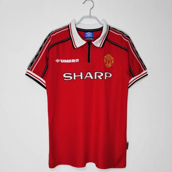 Manchester United 1998/99 Retro Home With Shorts