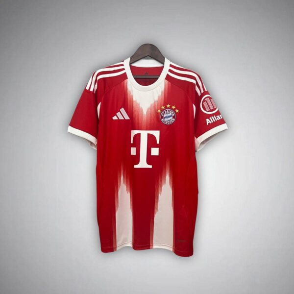 Bayern Home 25/26