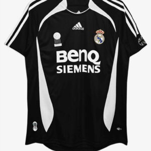 Real Madrid 2006/07 Retro Away Kit with Shorts