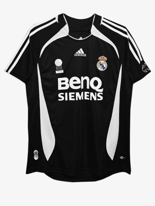 Real Madrid 2006/07 Retro Away Kit with Shorts