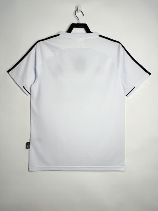Real Madrid 2003/04 Retro Home kit with Shorts - Image 2