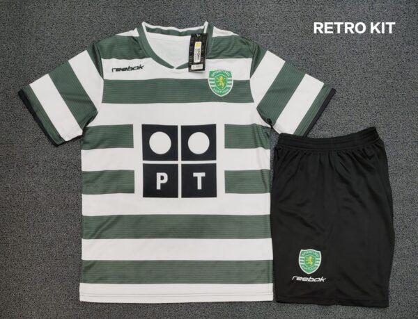 Sporting Lisbon 01/03 Retro Home Kit - Image 2